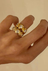 Skin Gold Ring with Three Diamonds