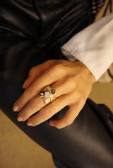 Surrounding Gold Leaves with Diamond