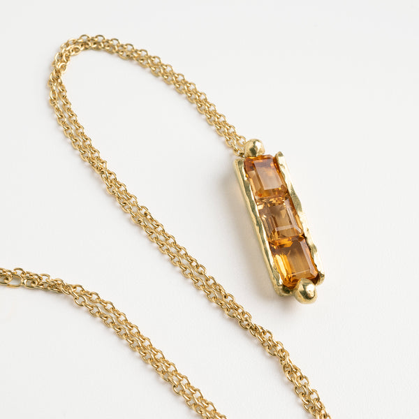 Aligned three citrines gold necklace