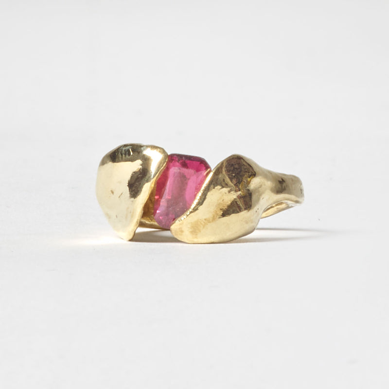 Surrounding leaves tourmaline gold ring